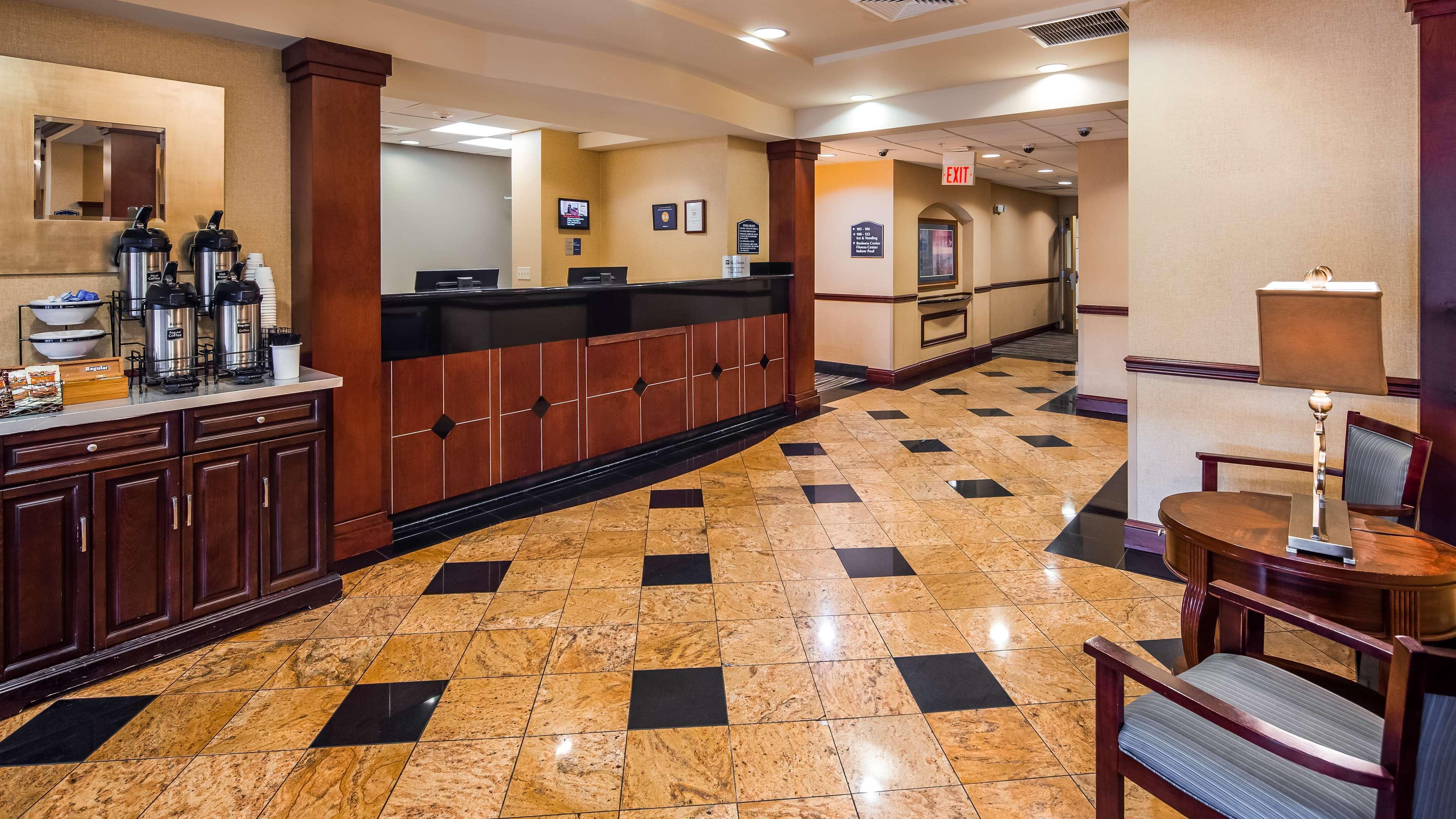 Holiday Inn Express & Suites - Williamstown - Glassboro By Ihg Exterior photo