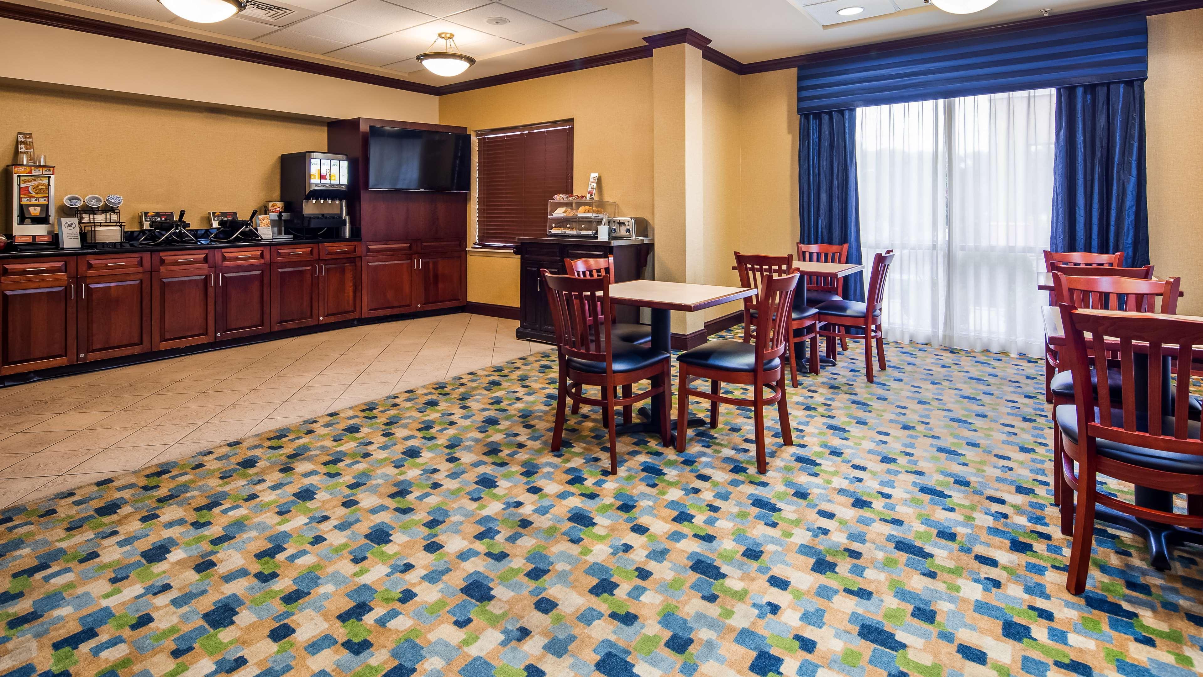 Holiday Inn Express & Suites - Williamstown - Glassboro By Ihg Exterior photo
