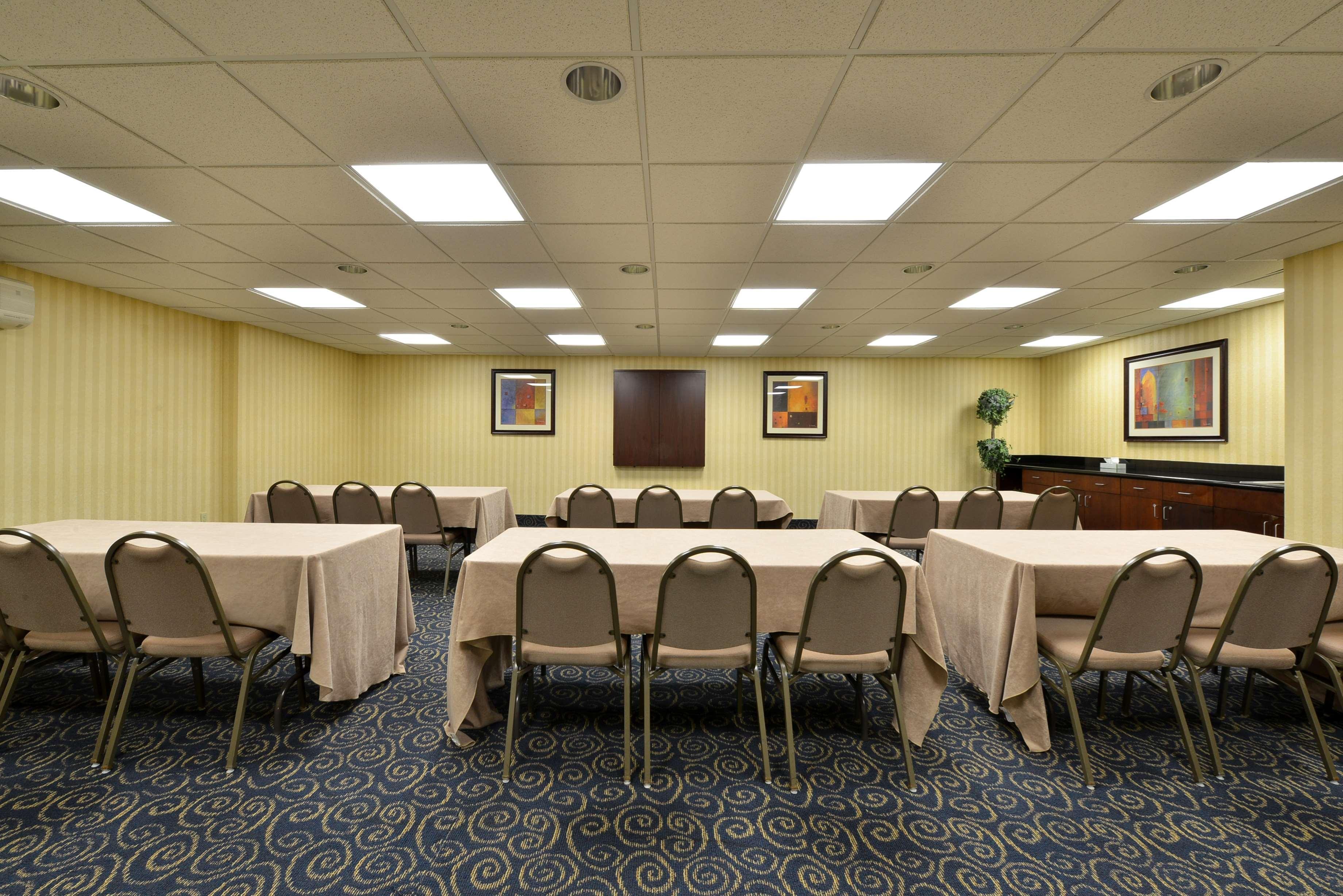 Holiday Inn Express & Suites - Williamstown - Glassboro By Ihg Exterior photo